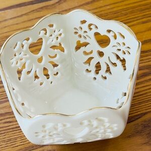 Lenox Eternal Hearts 5.5” Pierced Round Bowl Scalloped Trim - 24k Gold (cosas6)